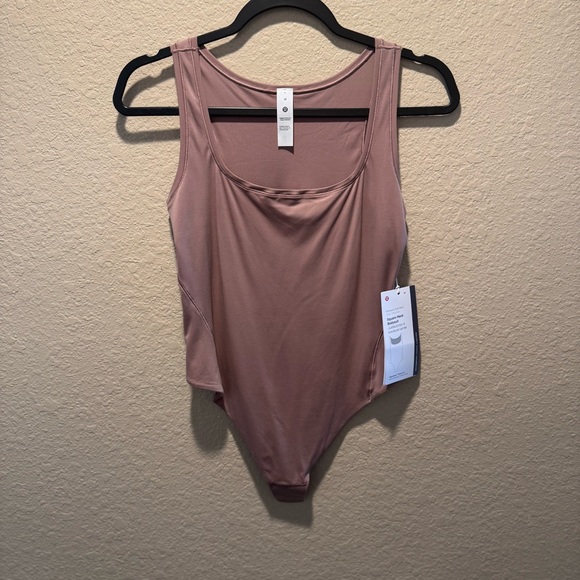 Lululemon size M Wundermost Ultra- Soft Nulu Sleeveless Square Neck Bodysuit - Picture 2 of 9